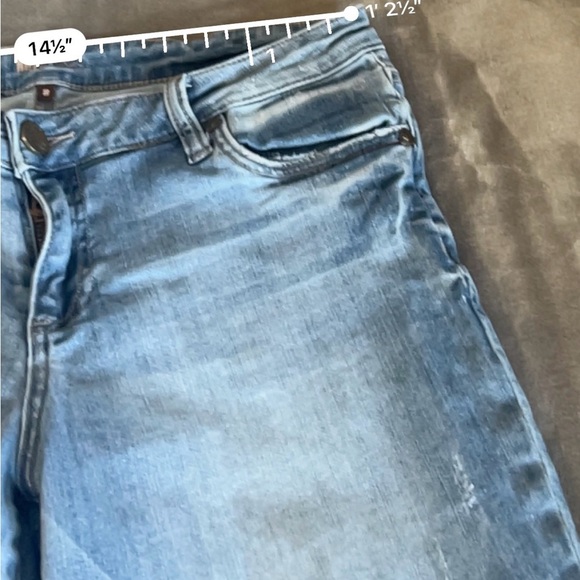 Kut from the Kloth Blue Straight Leg Jeans with Distressed Details - Picture 16 of 16